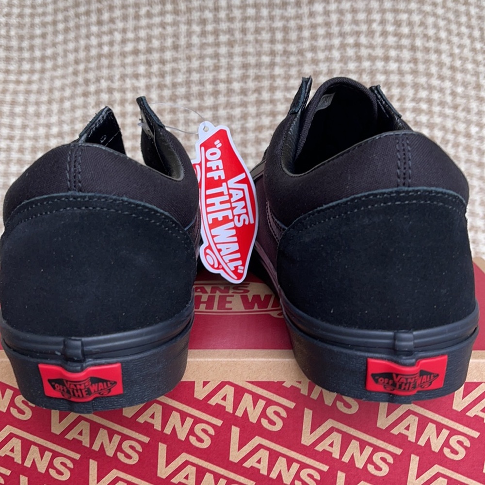 Vans Men’s Old Skool
(Flame Wall) Black/Black
VN0A38G1Q8Q
Sneakers - Picture 14 of 16